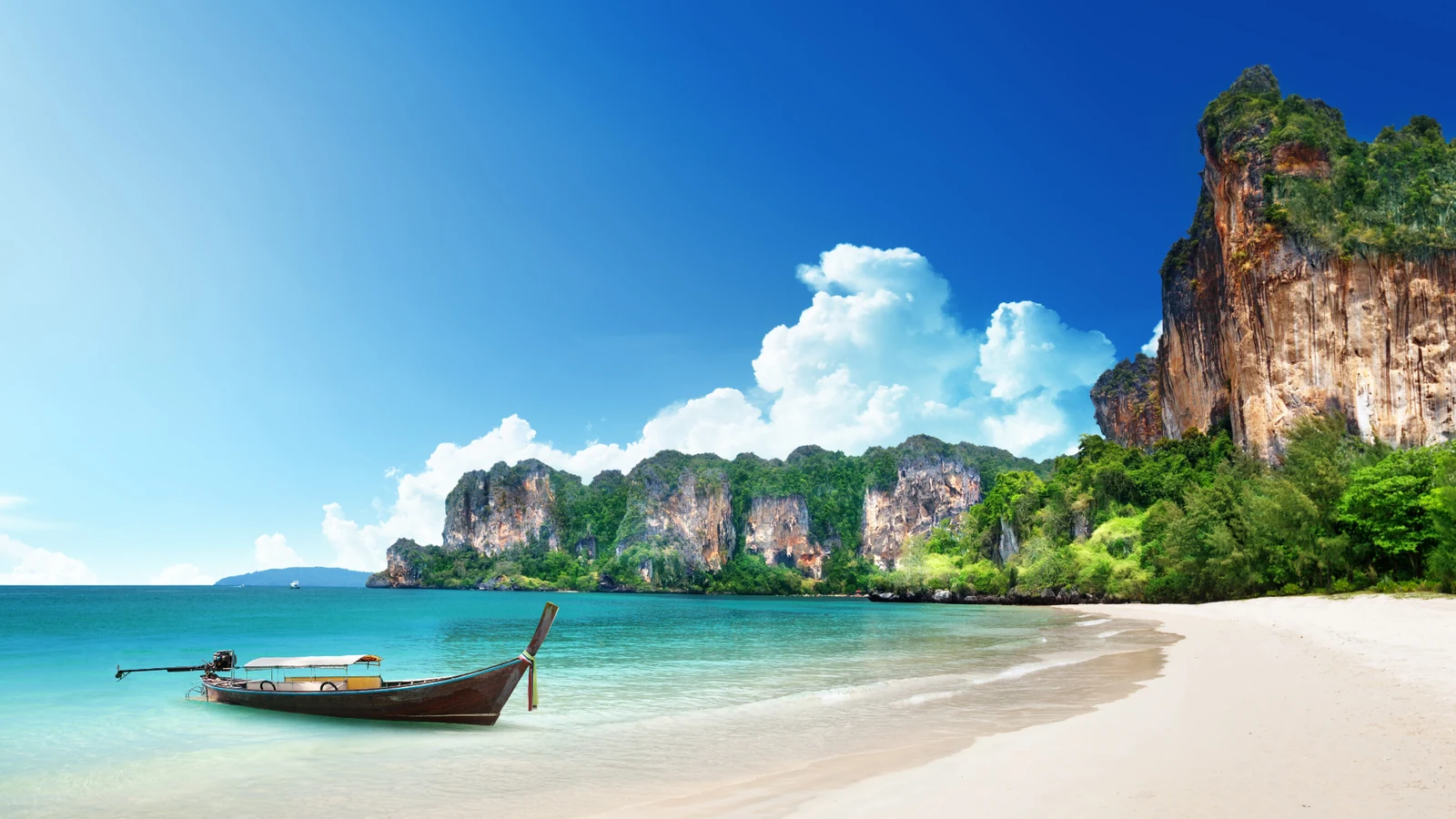 A quiet Thai coast